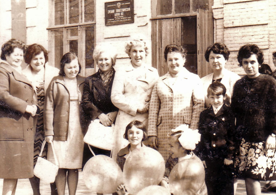 Коллектив учителей школы, 1980 год